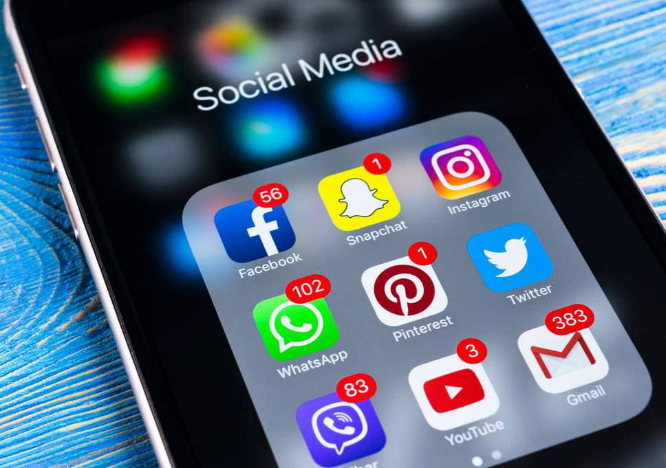 Social media mobile